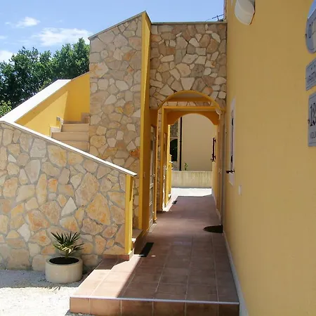 Apartment Oliva Holiday Apartment *