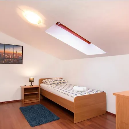 Oliva Holiday Apartment Apartment