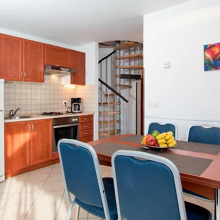 Apartment Oliva Holiday Apartment *