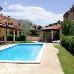 Oliva Holiday Apartment *