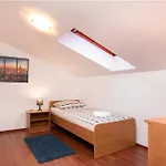 Oliva Holiday Apartment Apartment